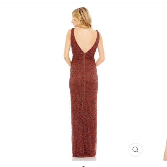 NWT SEQUINED SLEEVELESS V-NECK BACK SLIT GOWN Size 8 - Picture 2 of 7